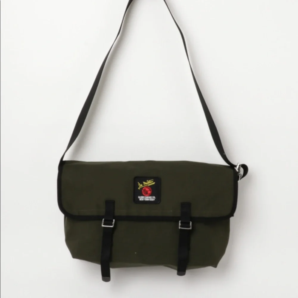 MZ Wallace EUC Loden Green Canvas Messenger/Laptop Bicycle Bag-Unisex -Well Made - Picture 15 of 15